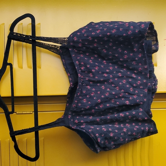 American Eagle floral crop top - Picture 4 of 5